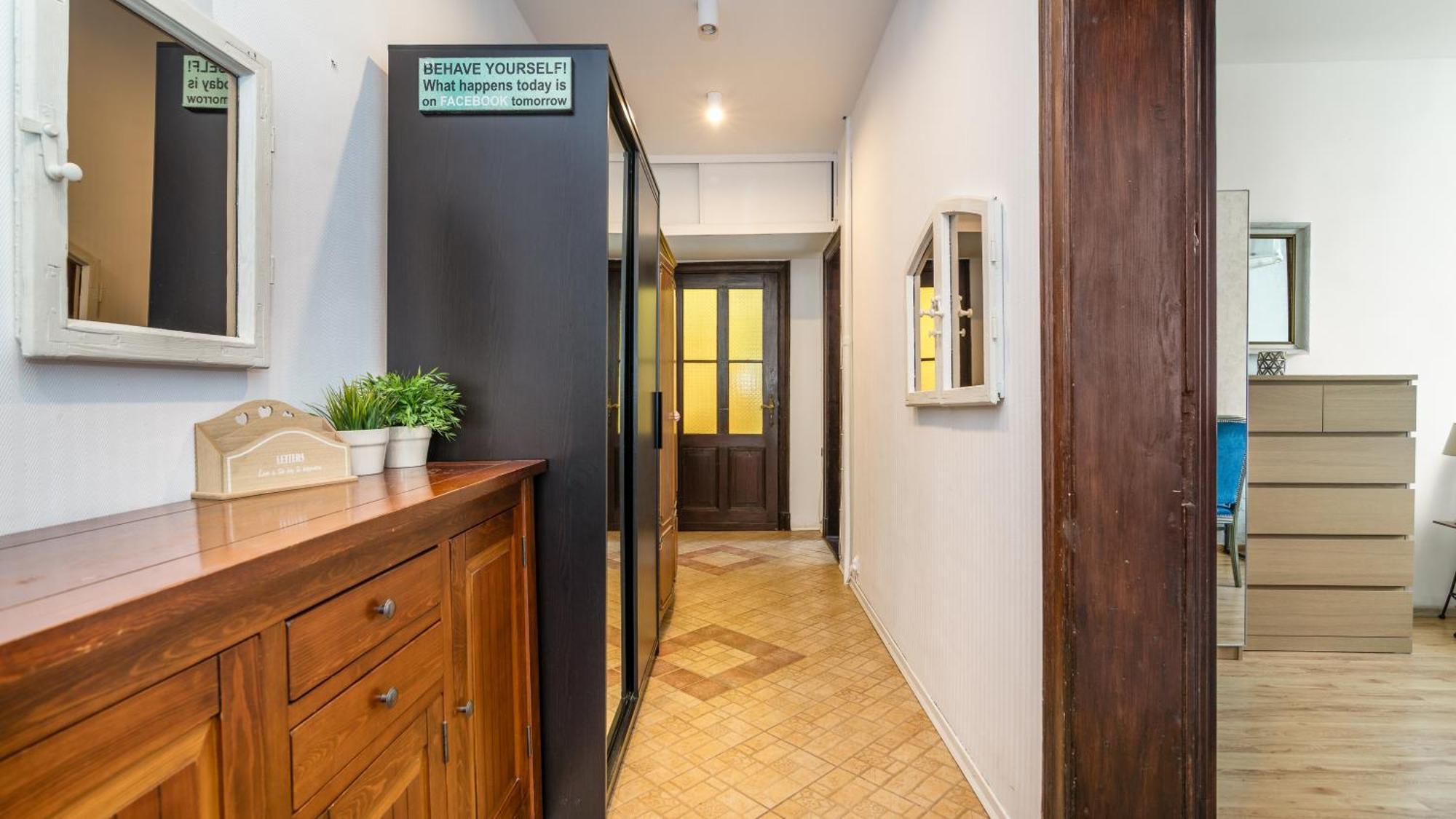 Citystay Retro 5 Min Plaza! Privatunterkunft *